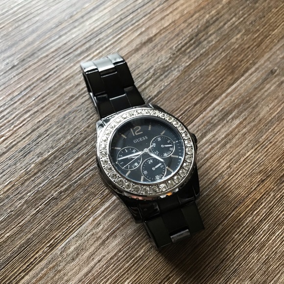 🖤 Women’s Black GUESS Watch | Pre-Loved | Needs Battery - Picture 5 of 9